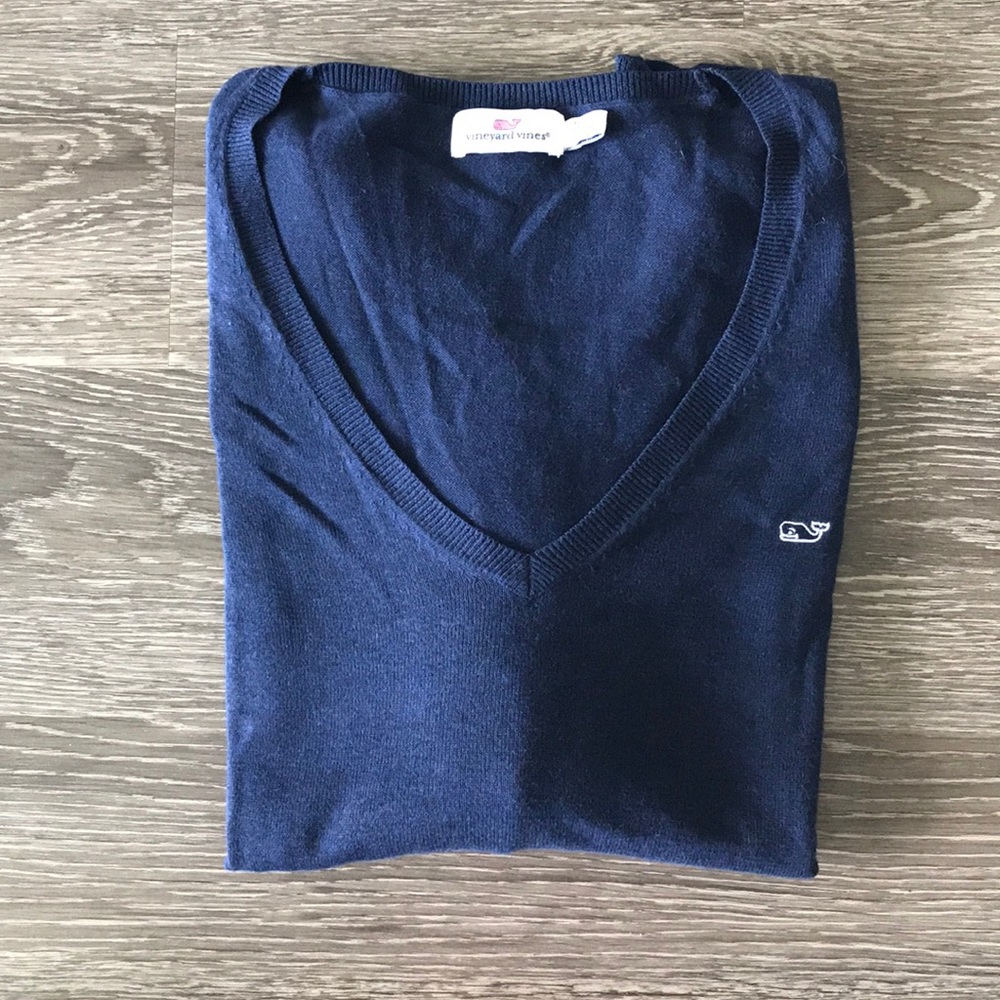Vineyard Vines v neck sweater